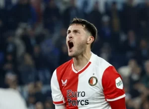 Chelsea is interested in a Feyenoord striker worth £35 million as a replacement for Osimhen