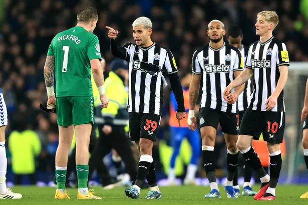 Newcastle and Everton United in mass brawl after full-time!