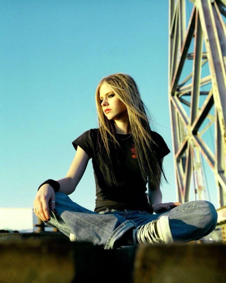 Netflix Dives Deep into the Life of Avril Lavigne in Emotional New ...